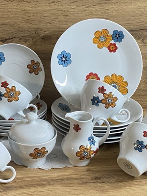 KAHLA GDR porcelain vintage set new, 6 cups, 6 saucers, 6 dessert plates