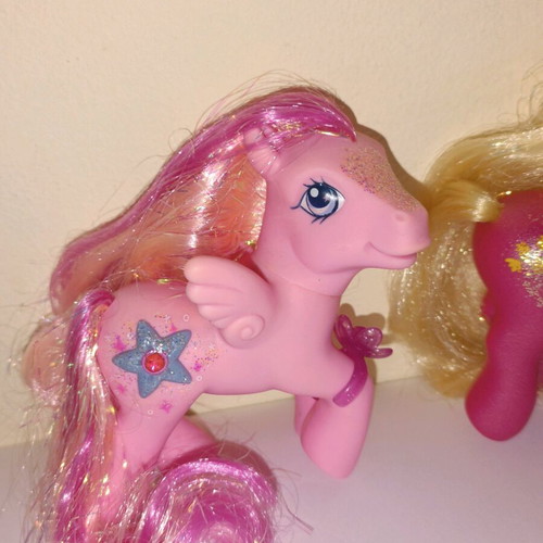 My Little Pony G3 2004 collectible like new with Sweetie Belle gift