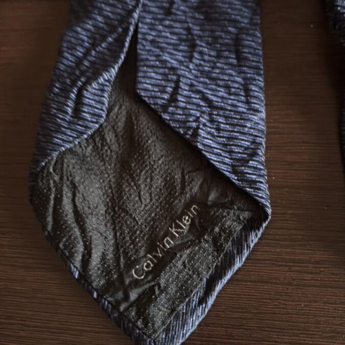 Calvin Klein men's silk tie like new, black and blue