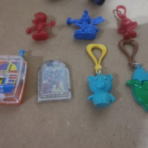 Lucky Cup collectible toys used, pack