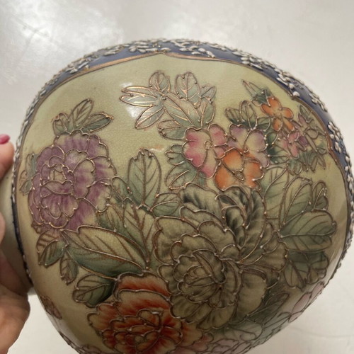 Royal Satsuma vase like new with embossed gold detail