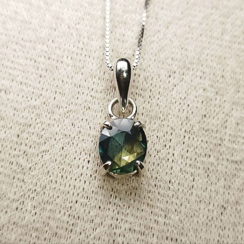Sapphire necklace 1.22ct VVS natural Australian green-blue with chain new