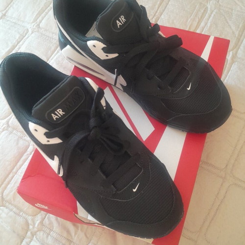 Nike Air Max Ivo new black and white shoes size 39