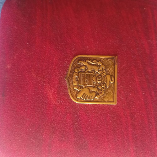 15th century jewelry box like new, red