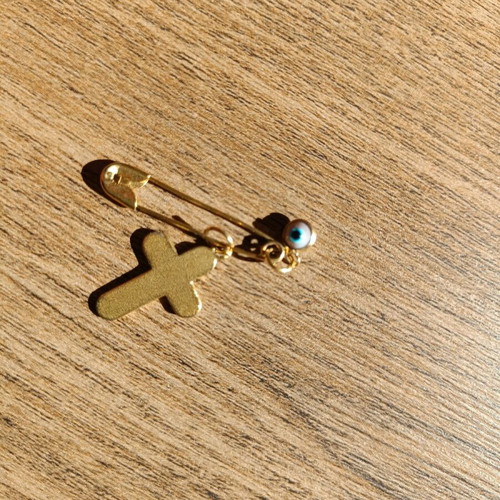 Protective pin with eye and cross pink enamel like new
