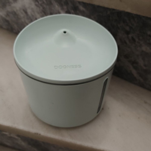 Water fountain for cats and dogs like new, cable operated