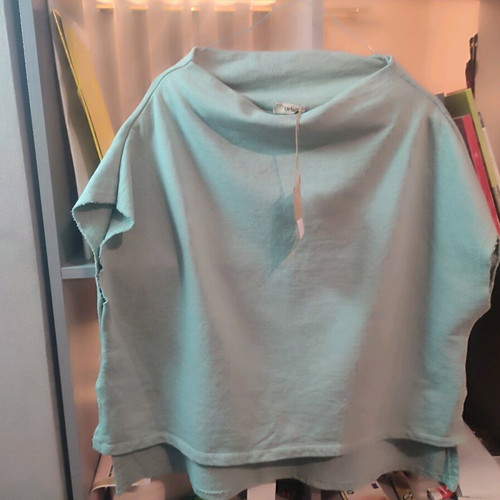 Mint urban sweatshirt.