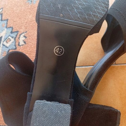 Black high heel shoes like new, size 42