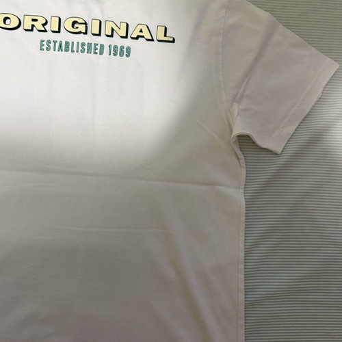 Gap men's t-shirt like new, medium, white and blue