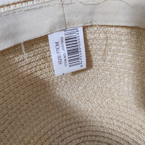 Karfil women's hats like new, pack of 2, beige and purple