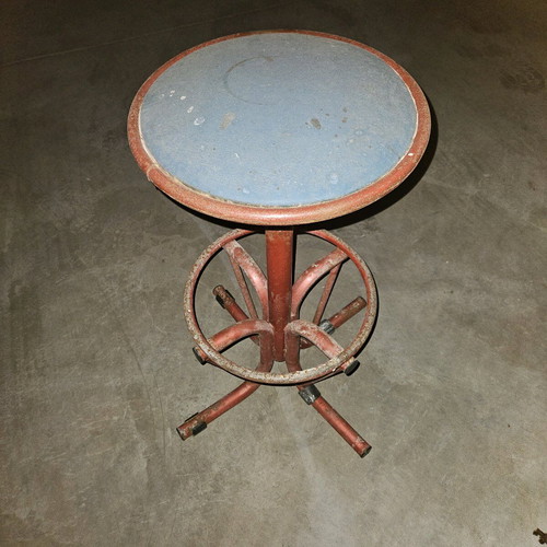 Vintage bar stool used, needs some care