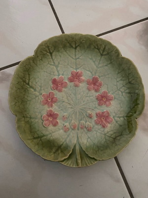 Sarreguemines Majolica plate used, vintage French antique