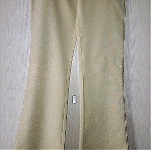 Medium παντελόνι σε ίσια γραμμή, ελαφρώς καμπάνα, υφασμα καμπαρντίνα, σε μπεζ χρωμα, καινούριο