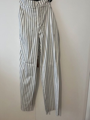 Sunsetgo Pants like new, size M, black and white