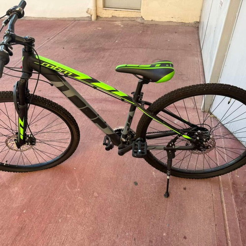 MBM Loop Disc 29 Inch Mountain Bike like new, Shimano components