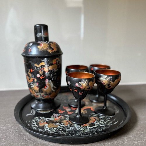 Chinese cocktail set used with tray, shaker and 4 glasses