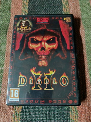 Diablo 2 Gold Edition PC like new, collectible box
