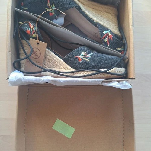 Kilye Crazy Espadrilles size 38 like new, narrow fit