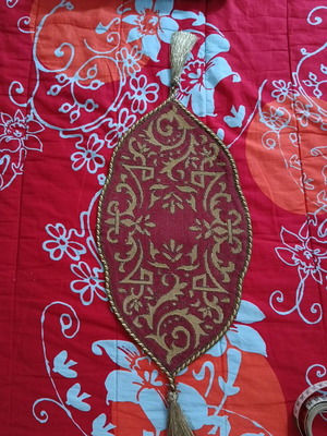 Embroidered table runner new 42 centimeters