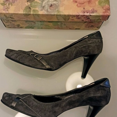 Moustakis Pumps Size 41 New Gray Suede Leather