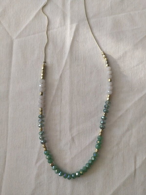 Necklace with adjustable mechanism, Accessories store
