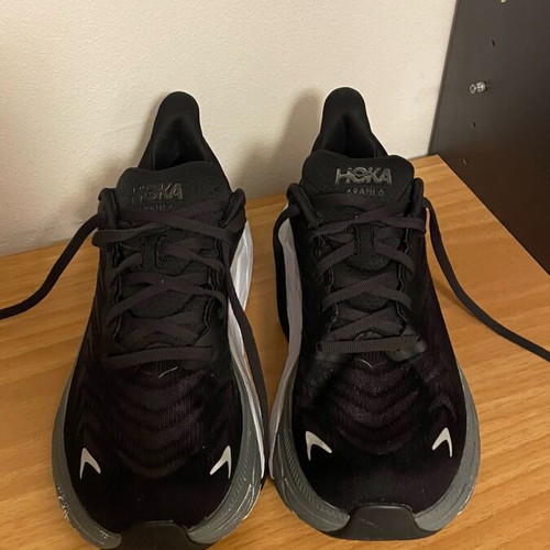 Hoka Arahi 6 Wide running shoes, size 39 1/3, black and white