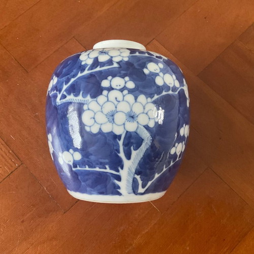 Chinese vase antique in excellent condition