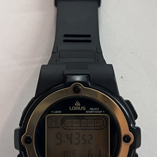 Lorus digital watch 45mm like new, gold color