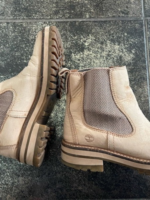 Timberland Courmayeur Valley women's boots used beige
