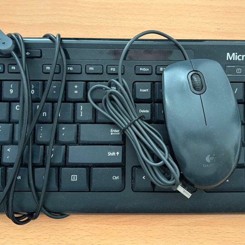 Microsoft Keyboard and Logitech Mouse like new with USB cable