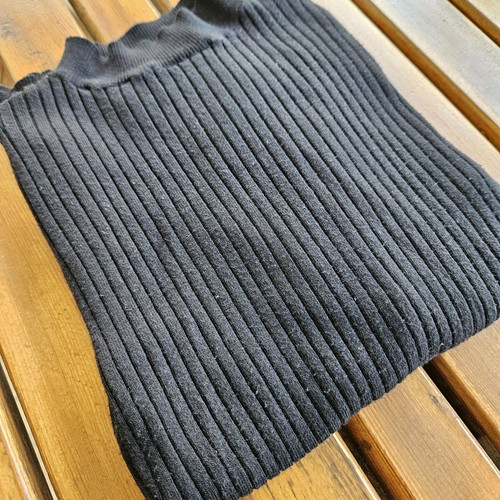 Thin sweater used with short turtleneck Bershka black size S
