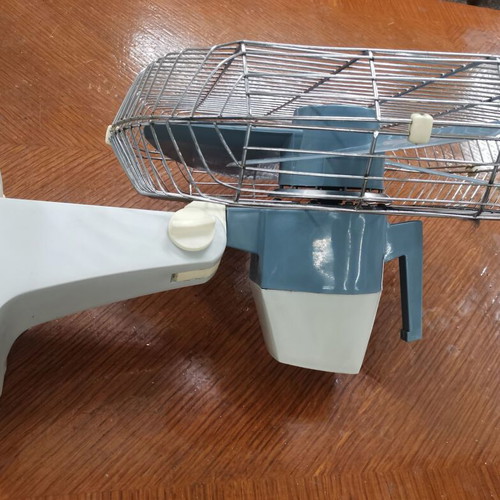 Taurus retro table fan like new, 220V, blue blades