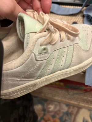 Adidas γυναικεία αθλητικά 37 1/3 μεταχειρισμένα, πράσινα και μωβ