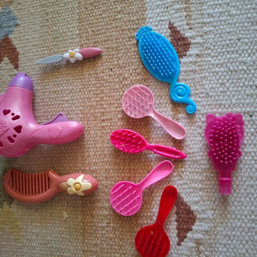 Doll Accessories used, hairdressing items