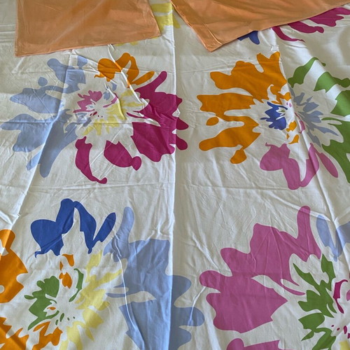 Duvet cover like new with 2 orange pillowcases Bed and Bath