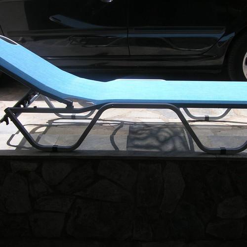 Aluminum reclining sun lounger like new for sunbathing