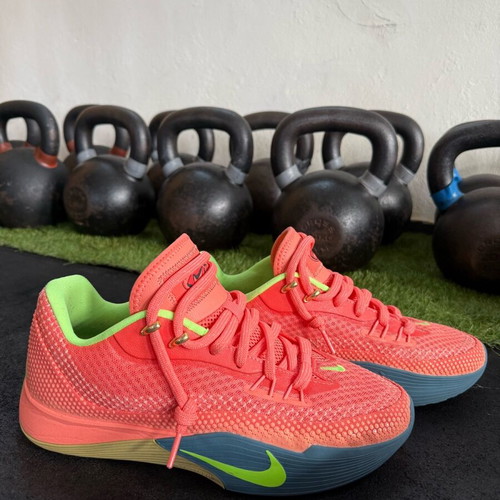 Nike Street Flare Wild Mango athletic shoes like new, size 44