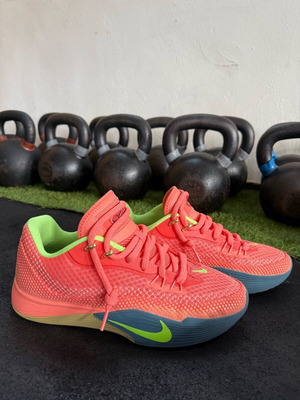 Nike Street Flare Wild Mango athletic shoes like new, size 44