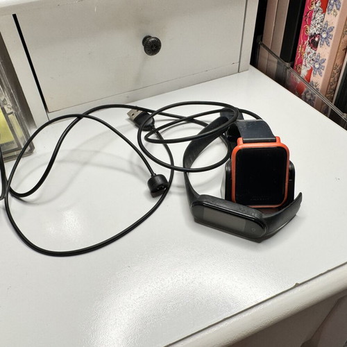 Smart watches used, functional, old, set of two