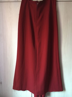 Skirt red new, waist 76 cm and length 95 cm