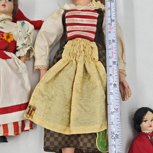 European collectible dolls used, very good condition