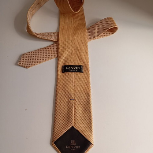 Lanvin silk tie like new, gold cream color