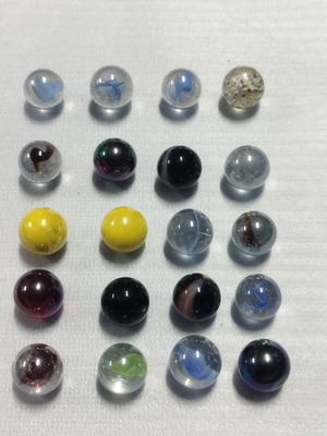 Set of 20 marbles like new