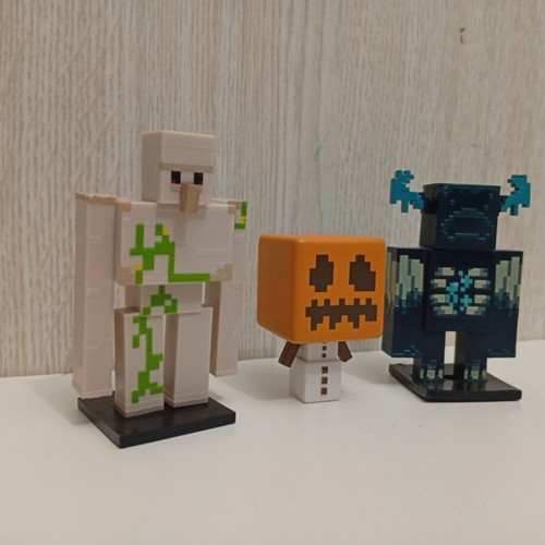 Minecraft Toppeez Warden 3D Figure Set used
