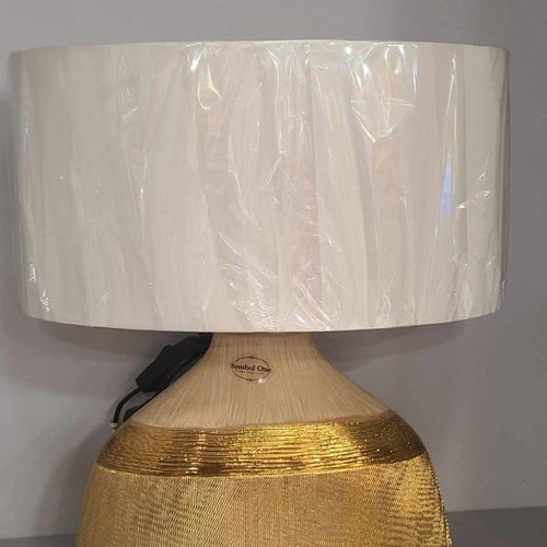 Porcelain table lamp with gold details new