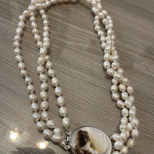 Vintage pearl necklace with cameo, 60 cm