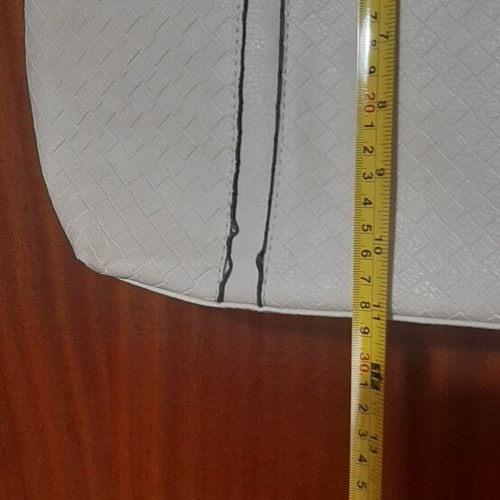 Large shoulder bag cream like new, high capacity, quality material