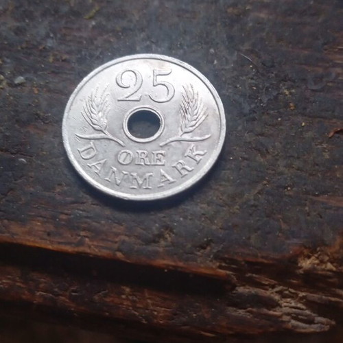 Denmark 25 Ore 1967 coin used