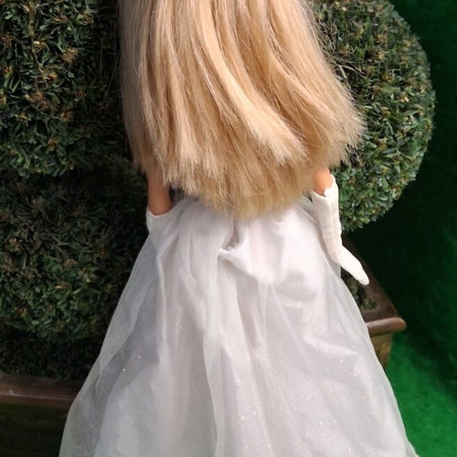 Dream Wedding Barbie Doll 2000 Mattel with rare gloves