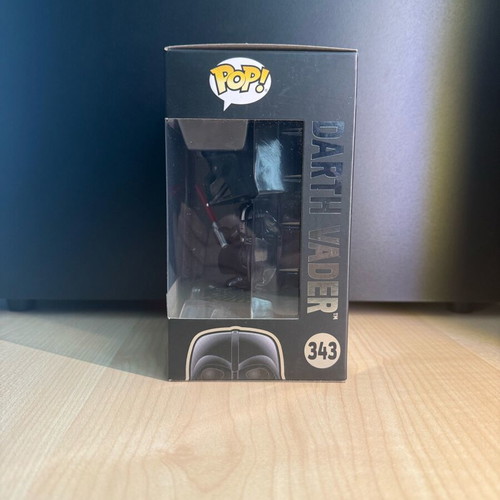 Funko Pop Darth Vader with Light and Sound 343 mint